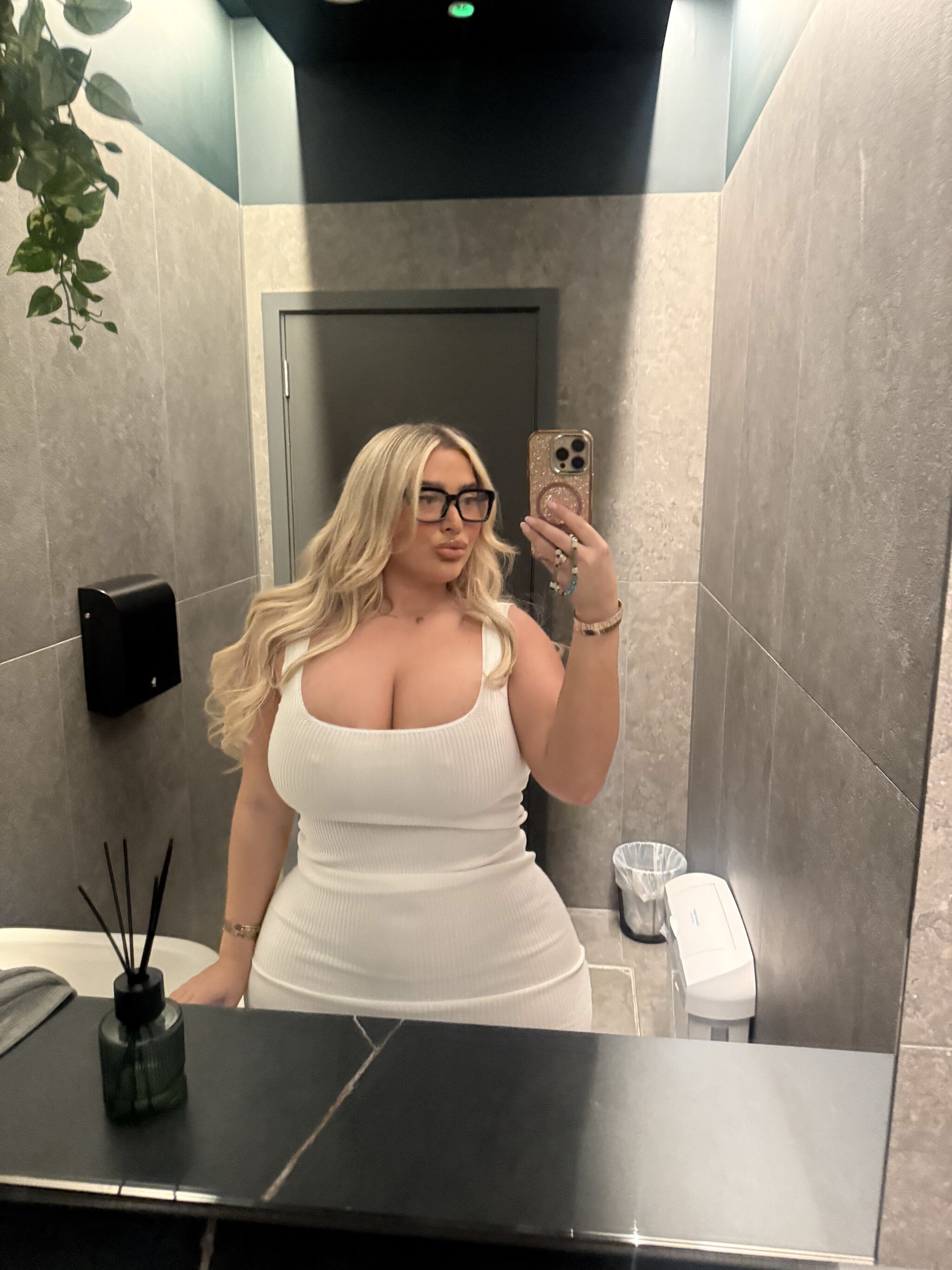Join my OnlyFans for uncensored big juicy ass and tit content daily, link on my bio