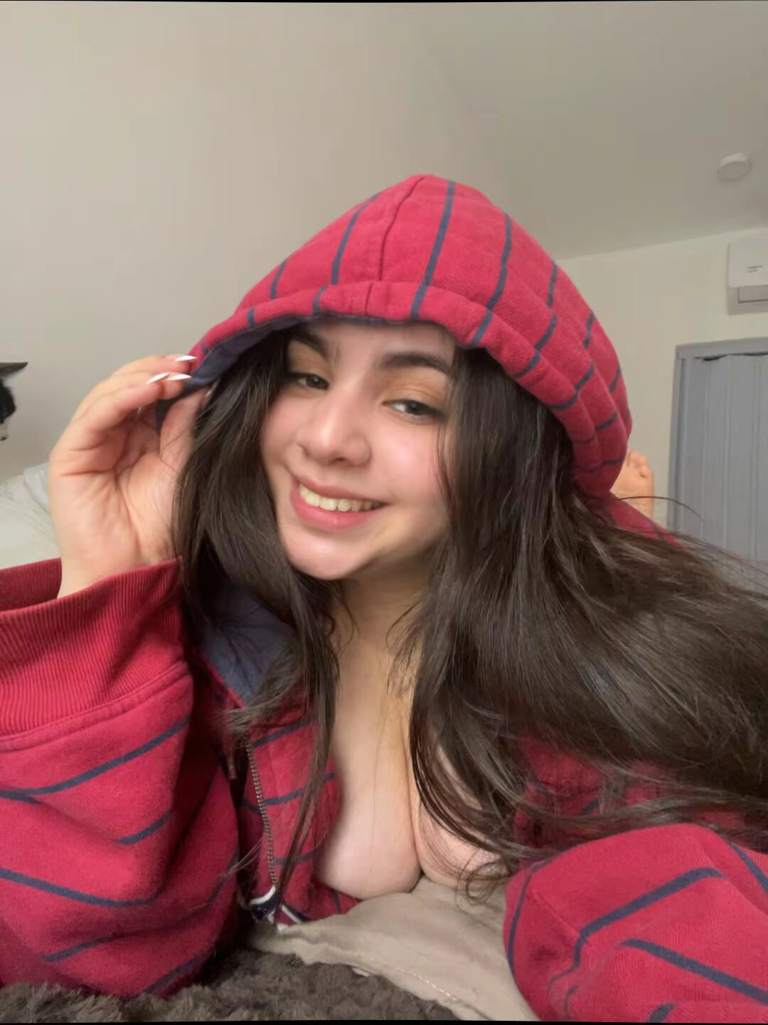 Are petite brunettes your type?