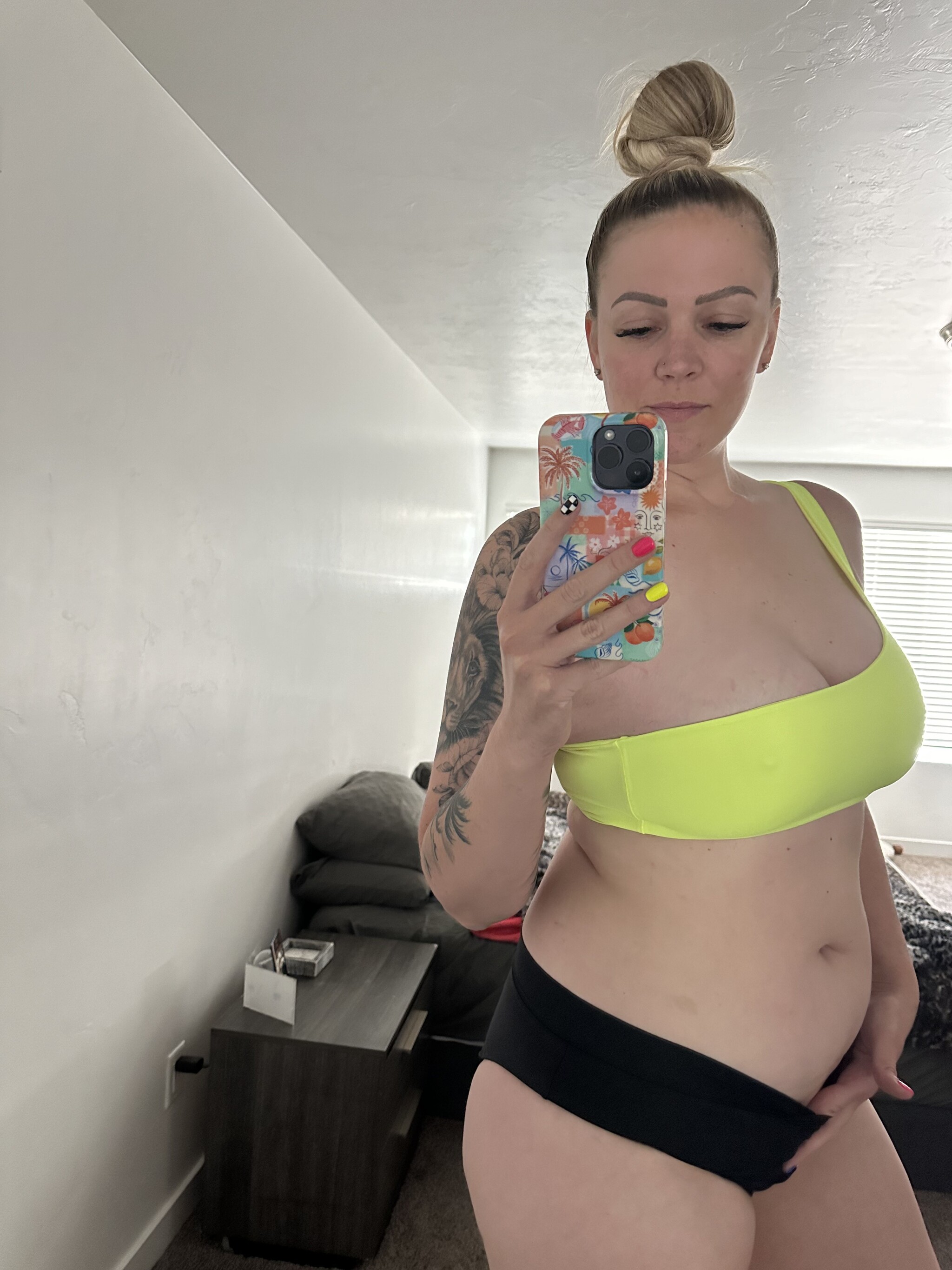 It warms me to feel you hot. I am ready to fulfill your hot MILF fantasy.