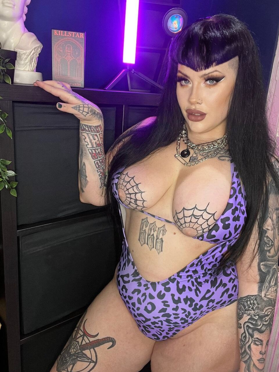 See that all that's missing is your mouth on my tits